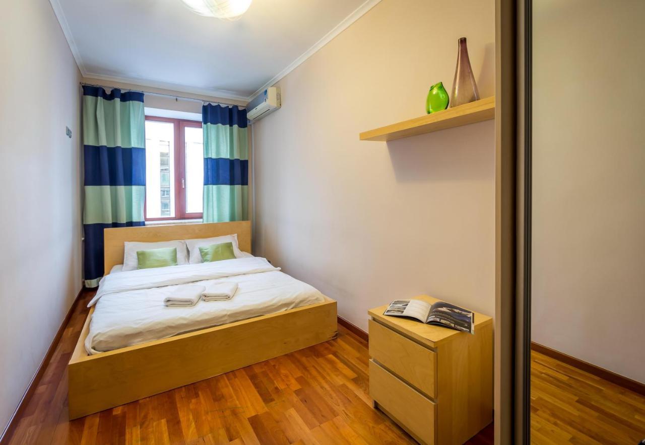 Apartment On Triokhsviatytelska Kiev Luaran gambar
